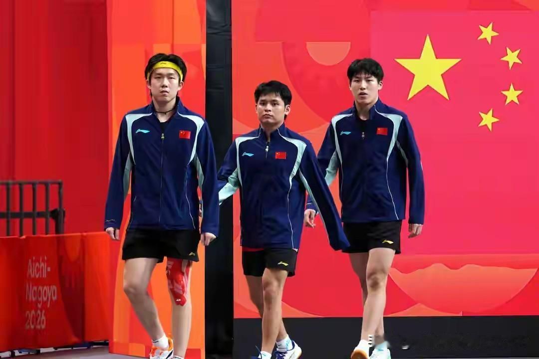 ★可惜了，国乒男团九连冠梦碎！小伙子们虽然苦战五盘，但2-3不敌日本男团，屈居亚