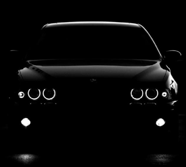 怀念天使眼
一盏灯就能撑起整车的精气神，车灯堪称前脸的灵魂。
油车时代的车灯有多