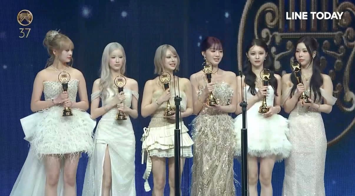 最佳演唱组合奖  ：GENBLUE 幻蓝小熊（XXIN、媛媛、AYEON、Lil