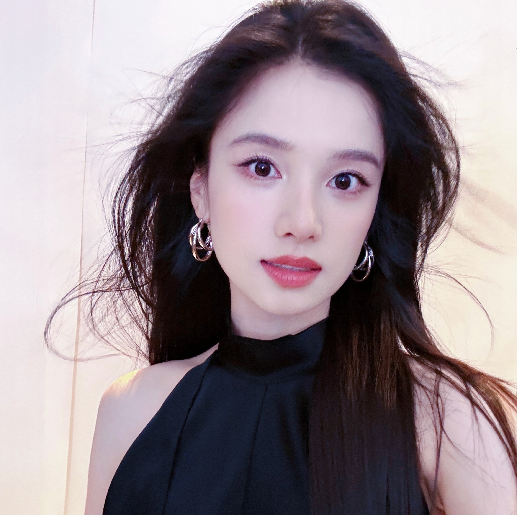 仪的发丝都是美的张婧仪