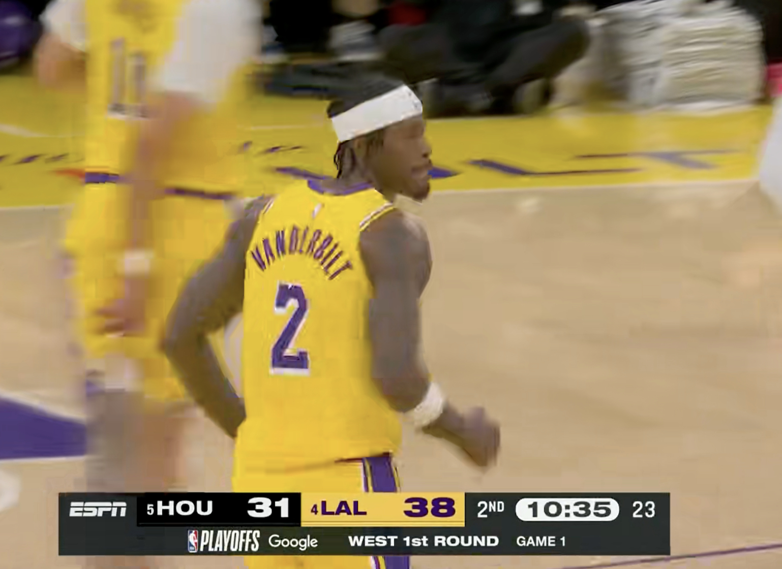 范德彪进三分了，天呐 又是詹姆斯的助攻火箭vs湖人