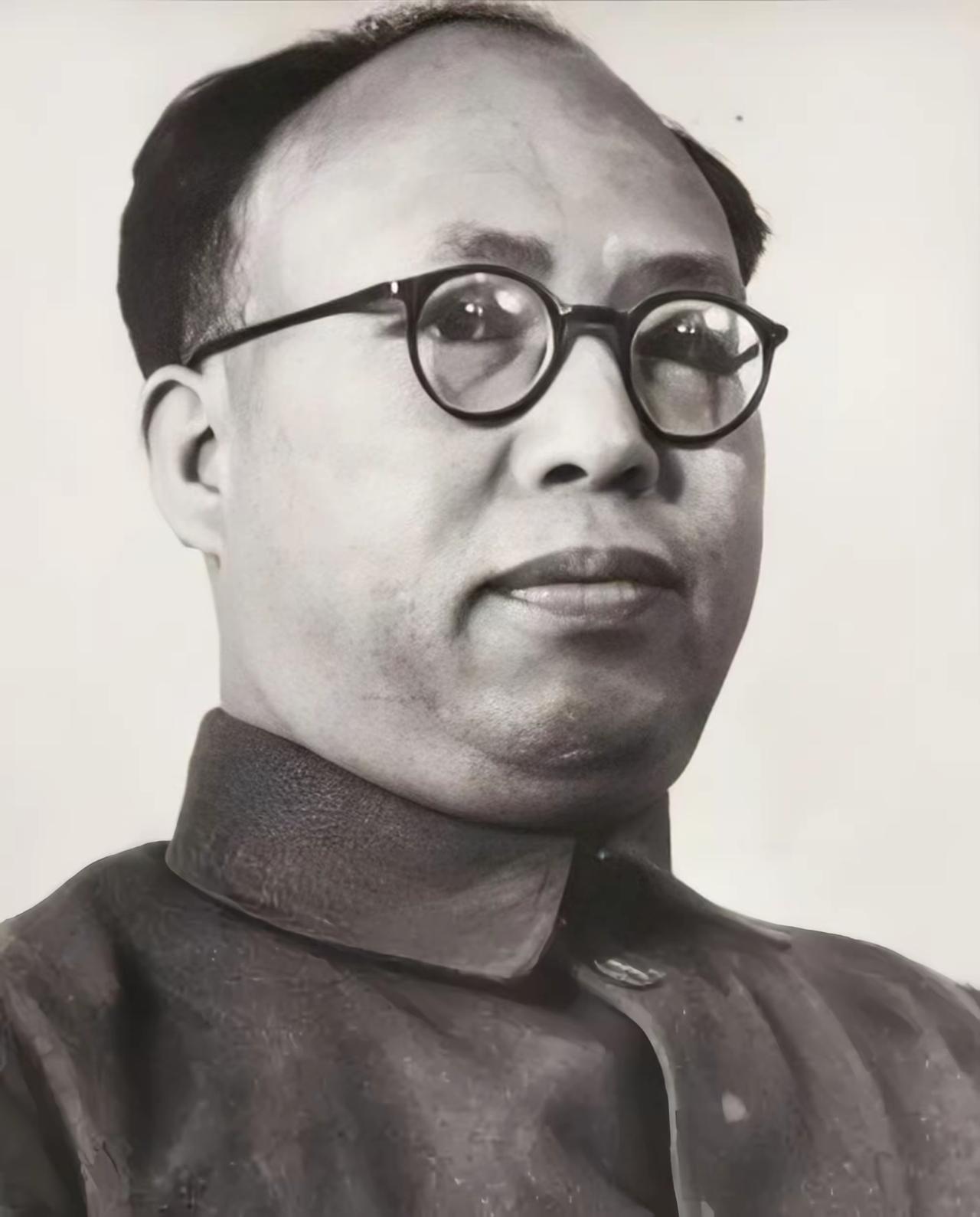 罗荣桓元帅的格局：犯错的功臣，绝不能一棍子打死
 
罗荣桓元帅担任总政治部主任，