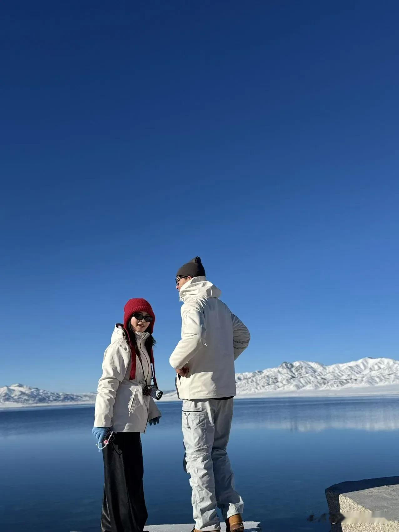 1+1头等舱轻奢双湖8日
一封来自赛里木湖的情书💖
📍赛里木湖