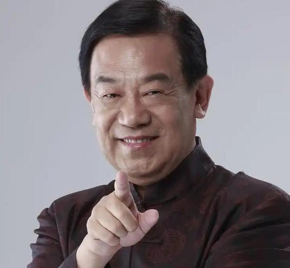 84岁高明近况：儿子高亮去世一年，儿媳已成他和妻子的晚年依靠
娱乐 明星