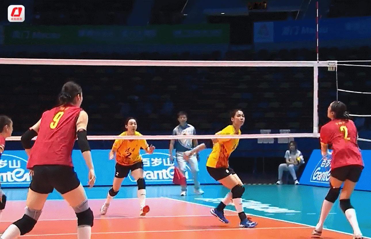 福建队2-0（25-22/25-17）浙江队 就看了几眼，福建队的网口优势是真大