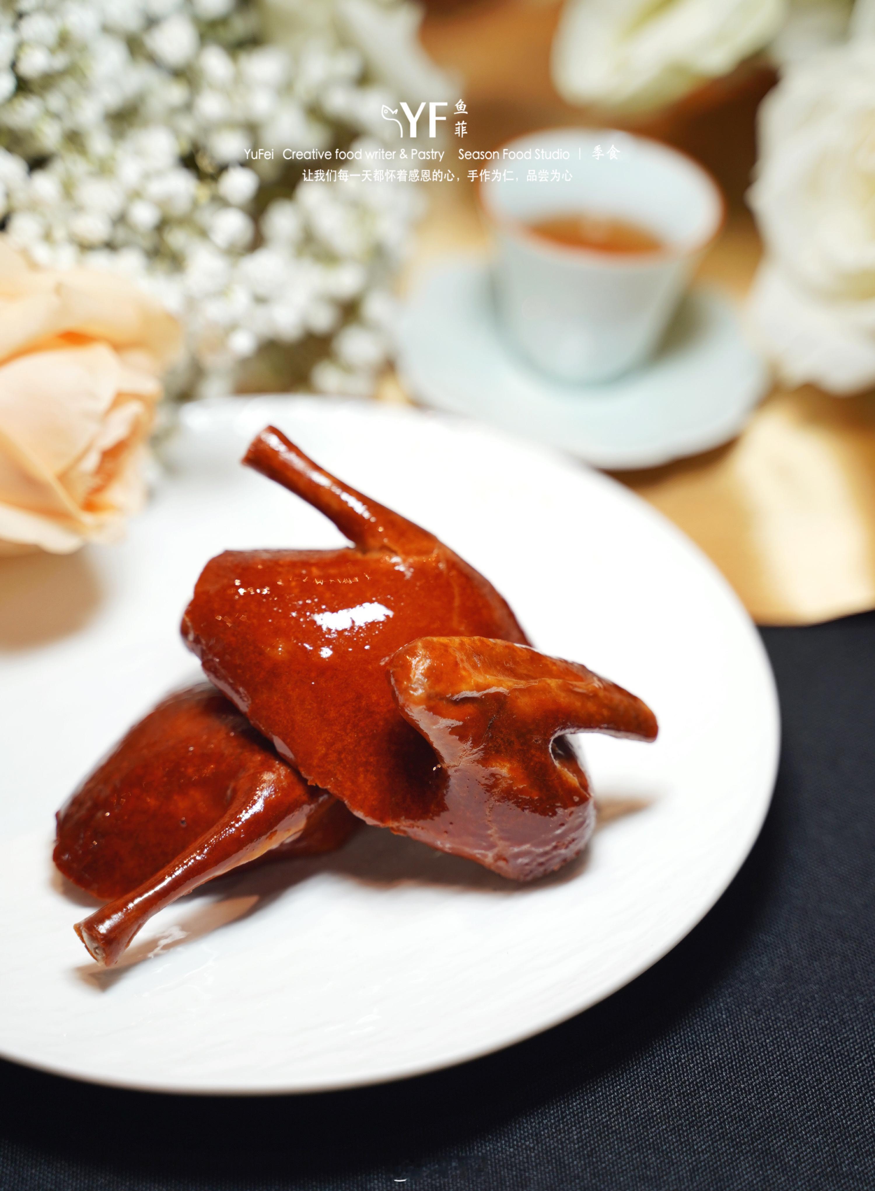 将东方美学与美食艺术完美融合的怡庐，每一处设计都透露着中式古韵。🏮巧妙融入财运