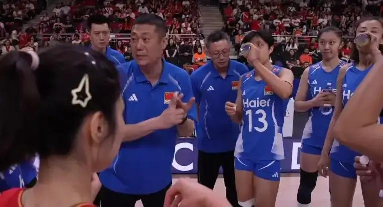 中国女排打出韧性和坚定，虽然输了比赛，但看到了未来

        中国女排2