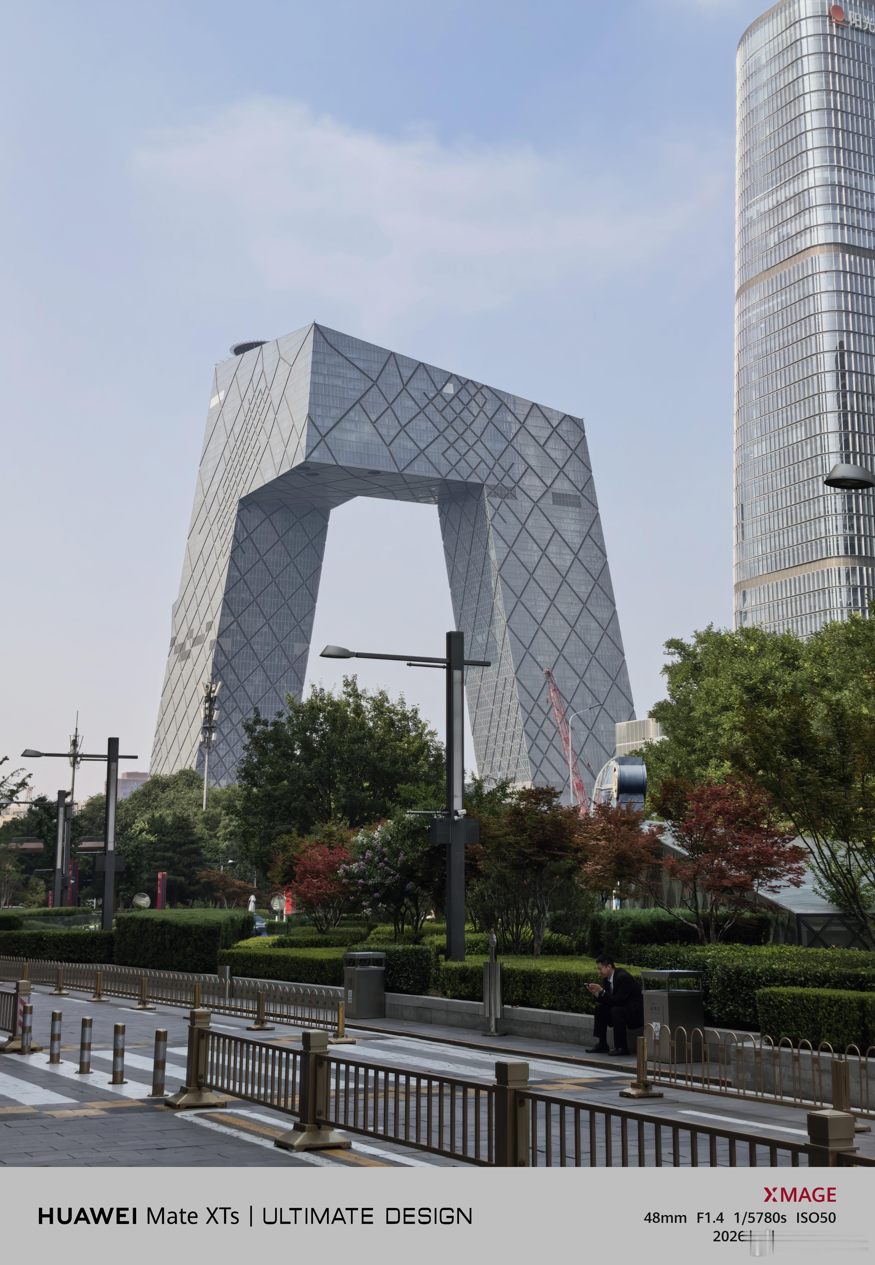 现在回头看你觉得学历重要吗，我觉得还是非常重要的，尽管后续很多事情是要看能力，但