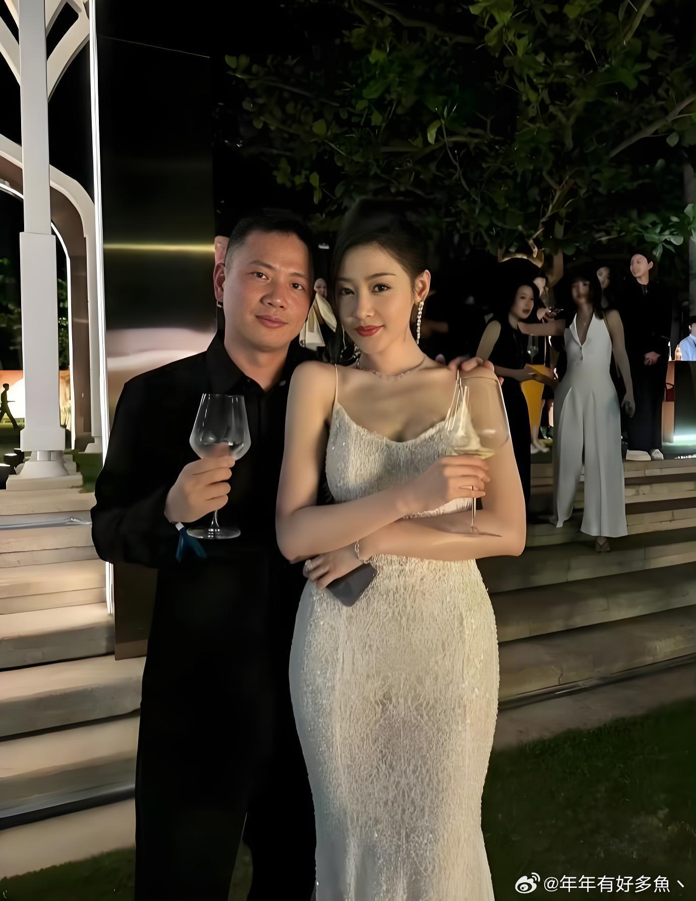 张天爱的跨，赢麻了这身材，说是娱乐圈top，不过分吧？ 