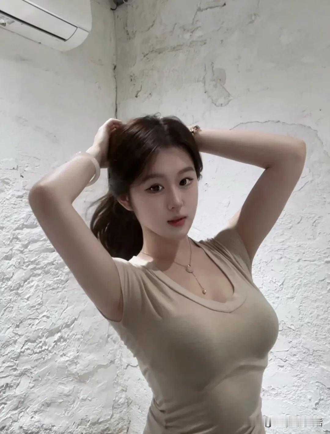 表妹是爱军女孩，读一本大学时，谈了个三级士官男朋友，没想到大学毕业了，男方转业安