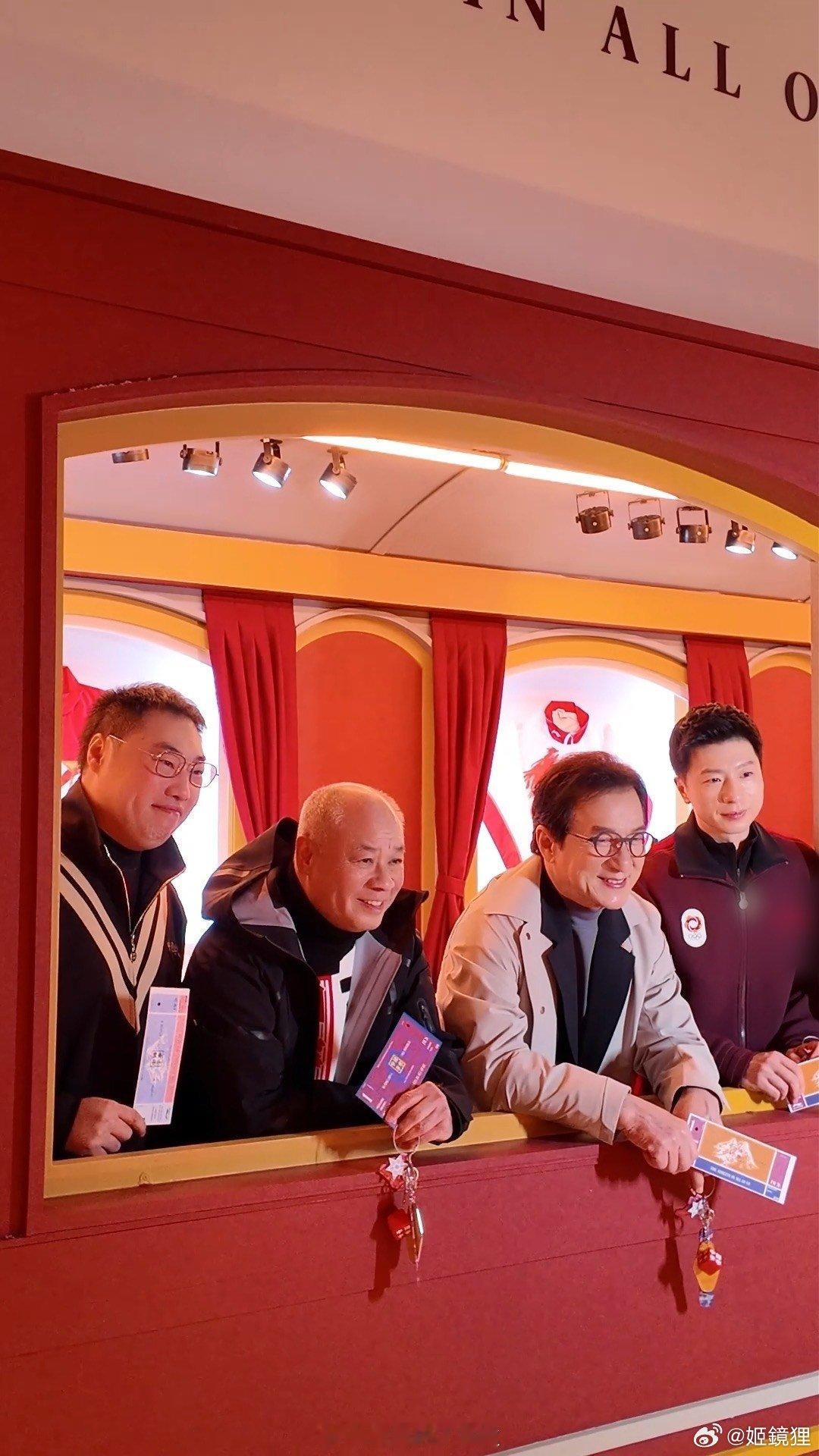 马龙学成龙打拳申请一级难度系数双龙同框名场面炸场！乒坛六边形战士马龙跨界闯功夫圈