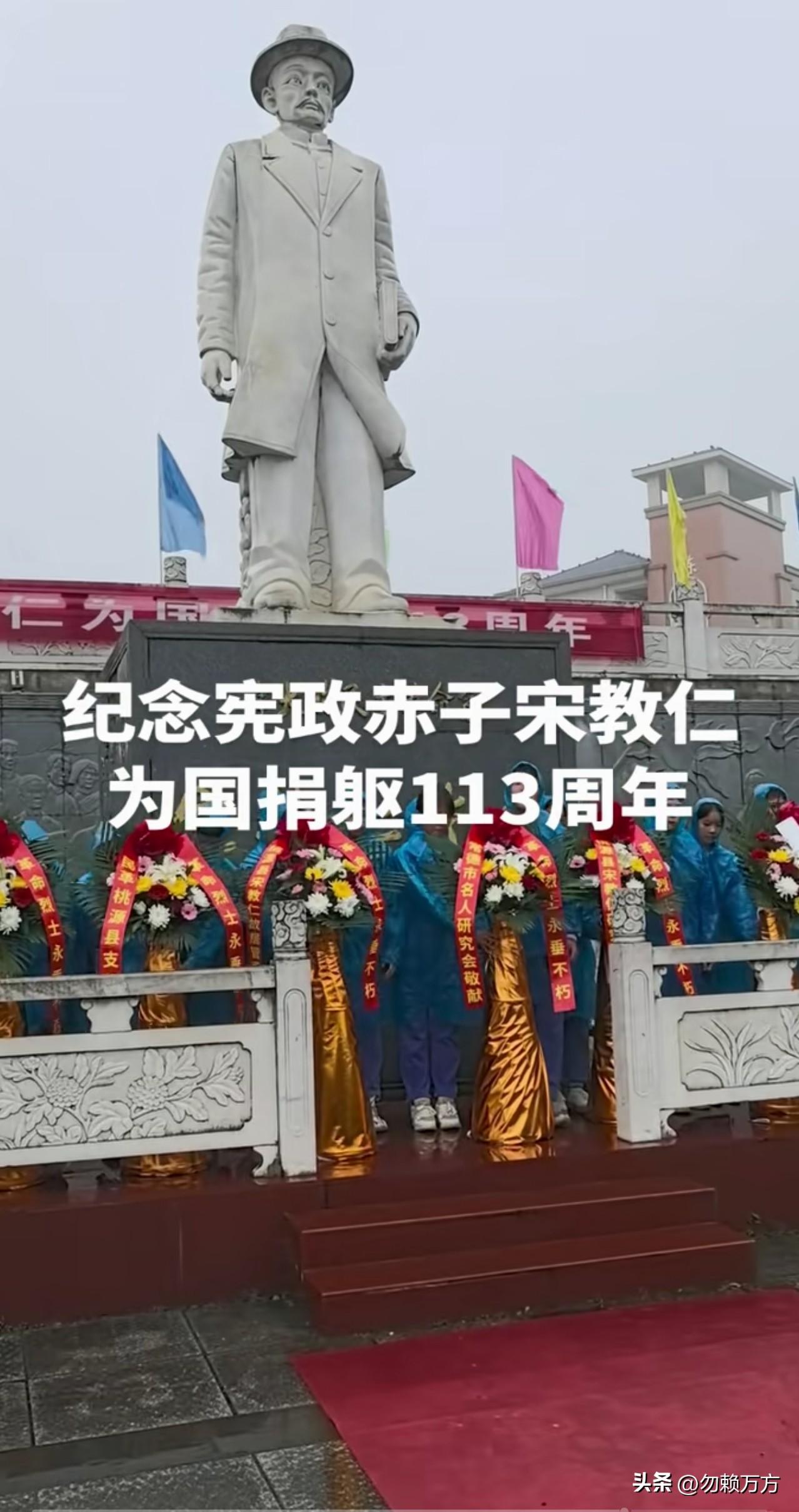 经济慢慢好起来之后，各地都花了很大力气来发展文化旅游，把能扯上关系的历史名人都请