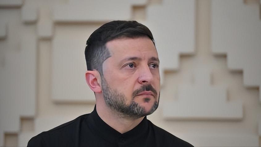 泽连斯基：乌克兰已为两条路做好准备

1月4日，弗拉基米尔·泽连斯基站出来讲话，