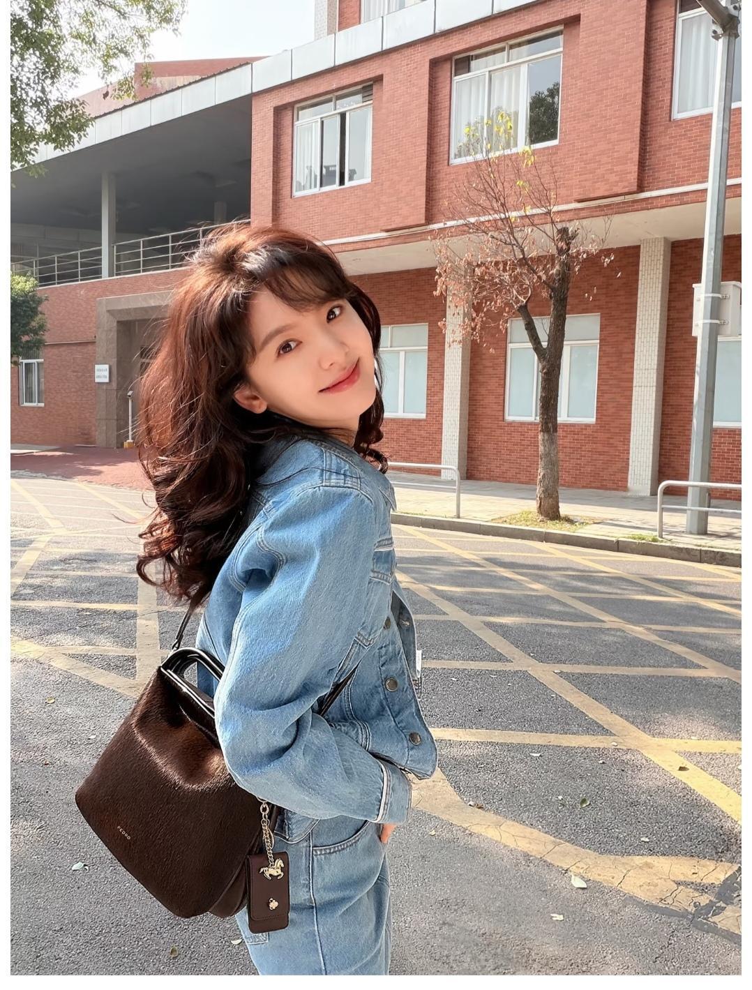 章若楠，为什么她的卷发那么洋气。