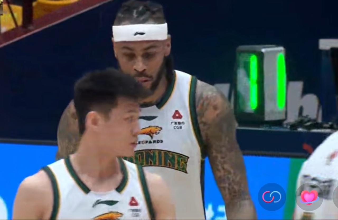 CBA季后赛辽宁客场77：67战胜了山东，取得了季后赛开门红，也拿到了赛点。
正