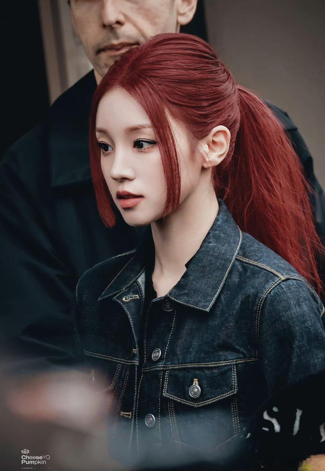 宋雨琦看秀造型谁看这脸不迷糊