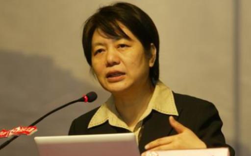 2024 年，中国人民公安大学退休教授李玫瑾公开重申建议，凡是扶了老人被要求天价