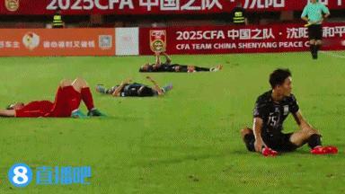 哨子一响！倒了一地！韩国队赢球了，但脱了层皮！
这样的U16国足怎么能让人不爱？