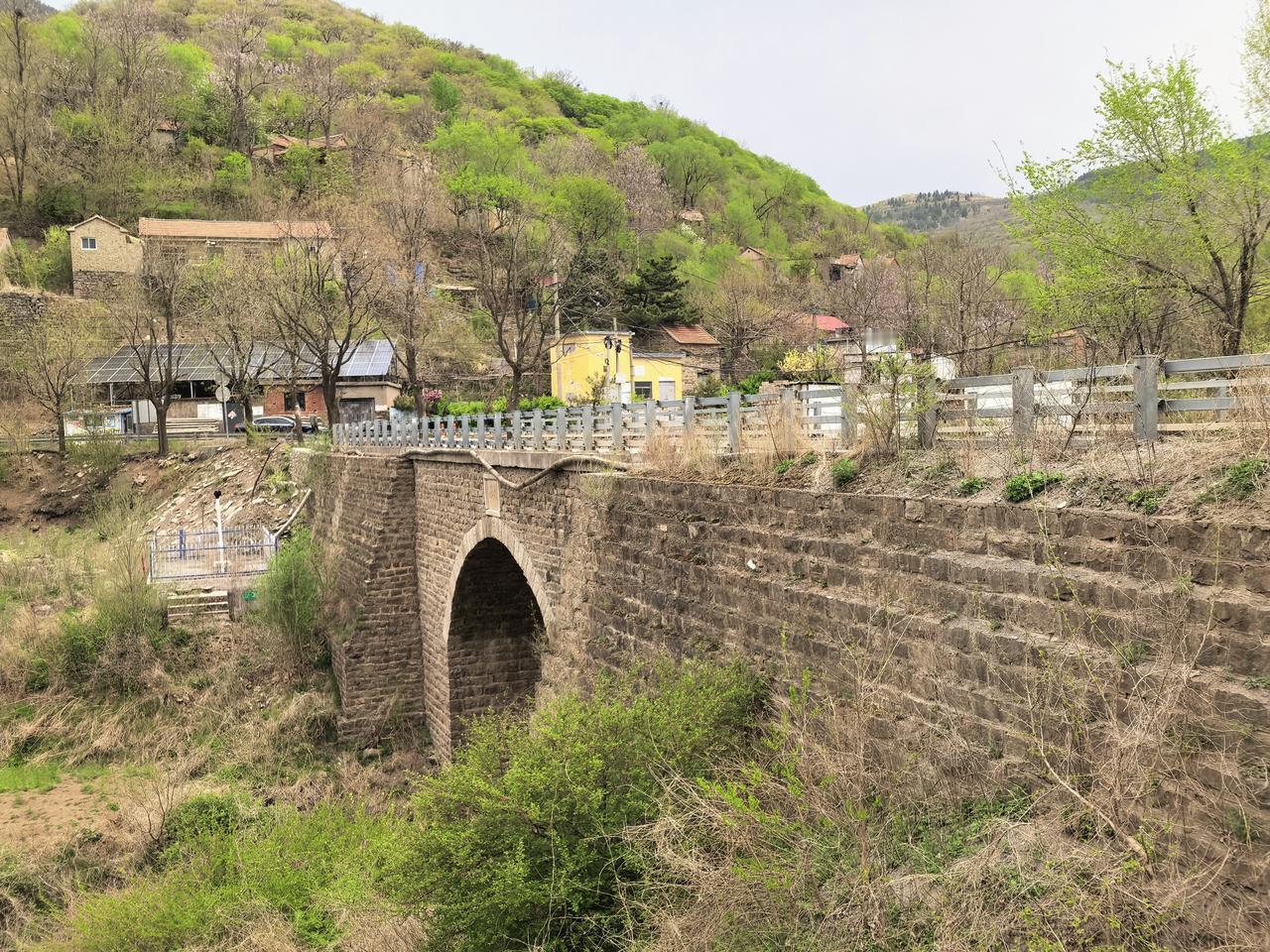 以这座独孔桥命名了一个村，你知道这是哪个村吗？