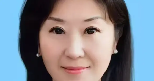 石静，任成都体育学院党委书记