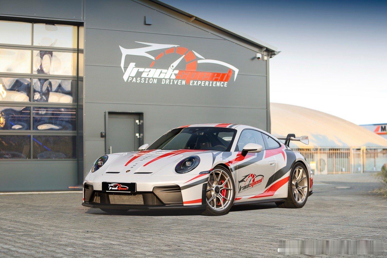 今年夏天纽北租车行2台有意思的新车：Trackspeed新增992.2 GT3，