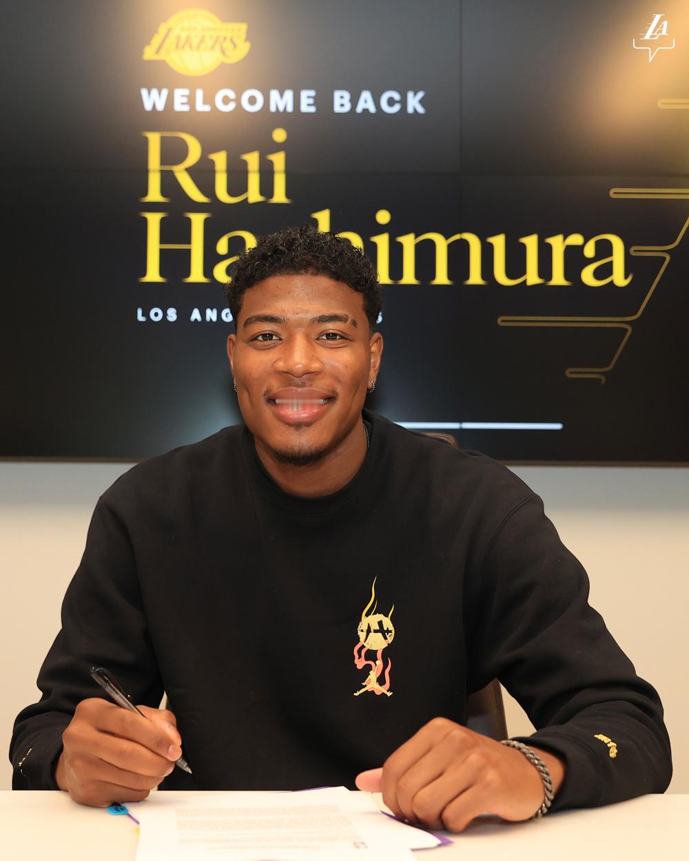 湖人球员到期合同方面最值得关注的是八村塁，大约还有三周的时间就能决定他的去留。交