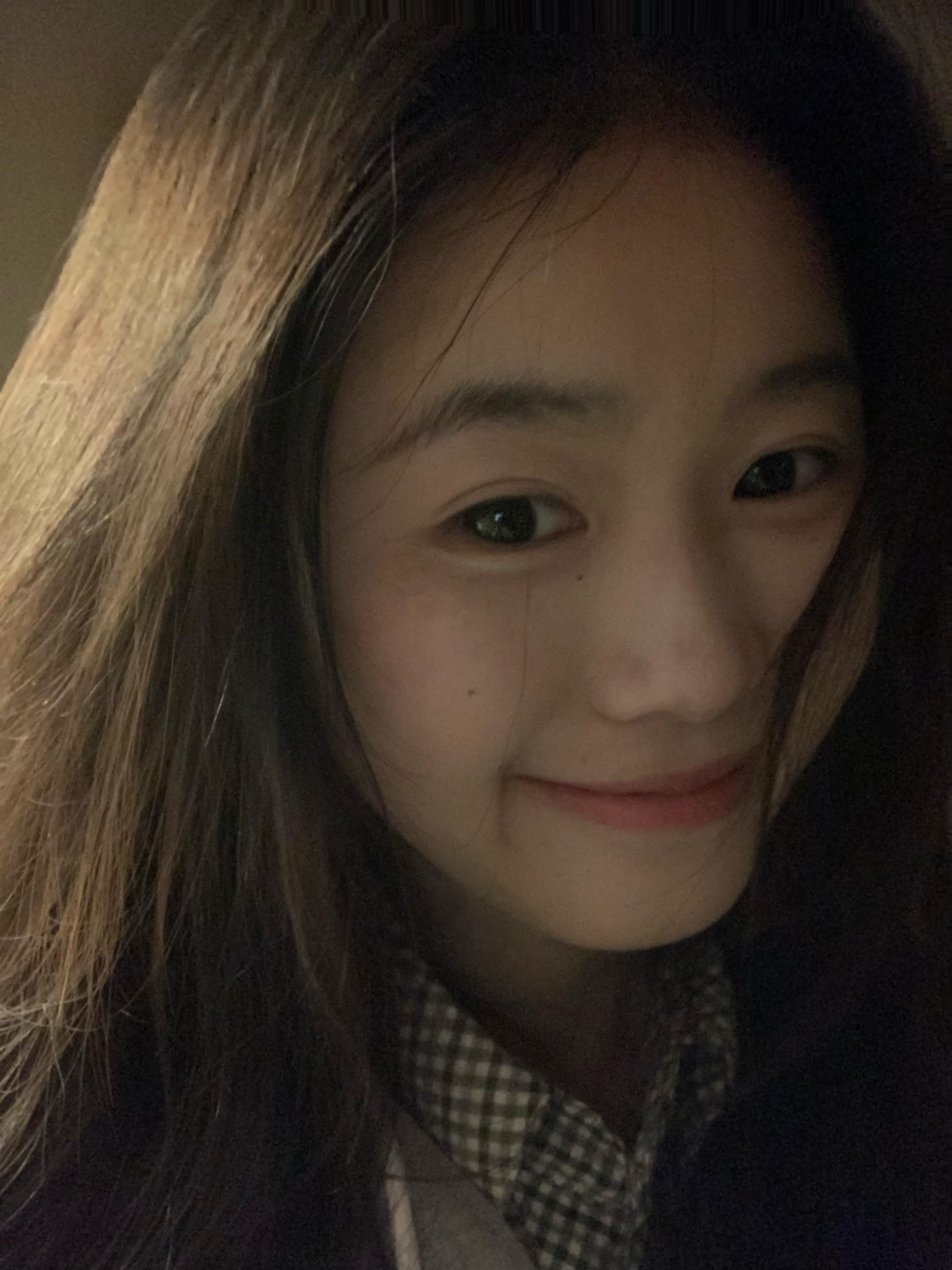 18岁的我坐在图书馆里，想起来我刚出生的时候不会走路也不会说话，但这一...