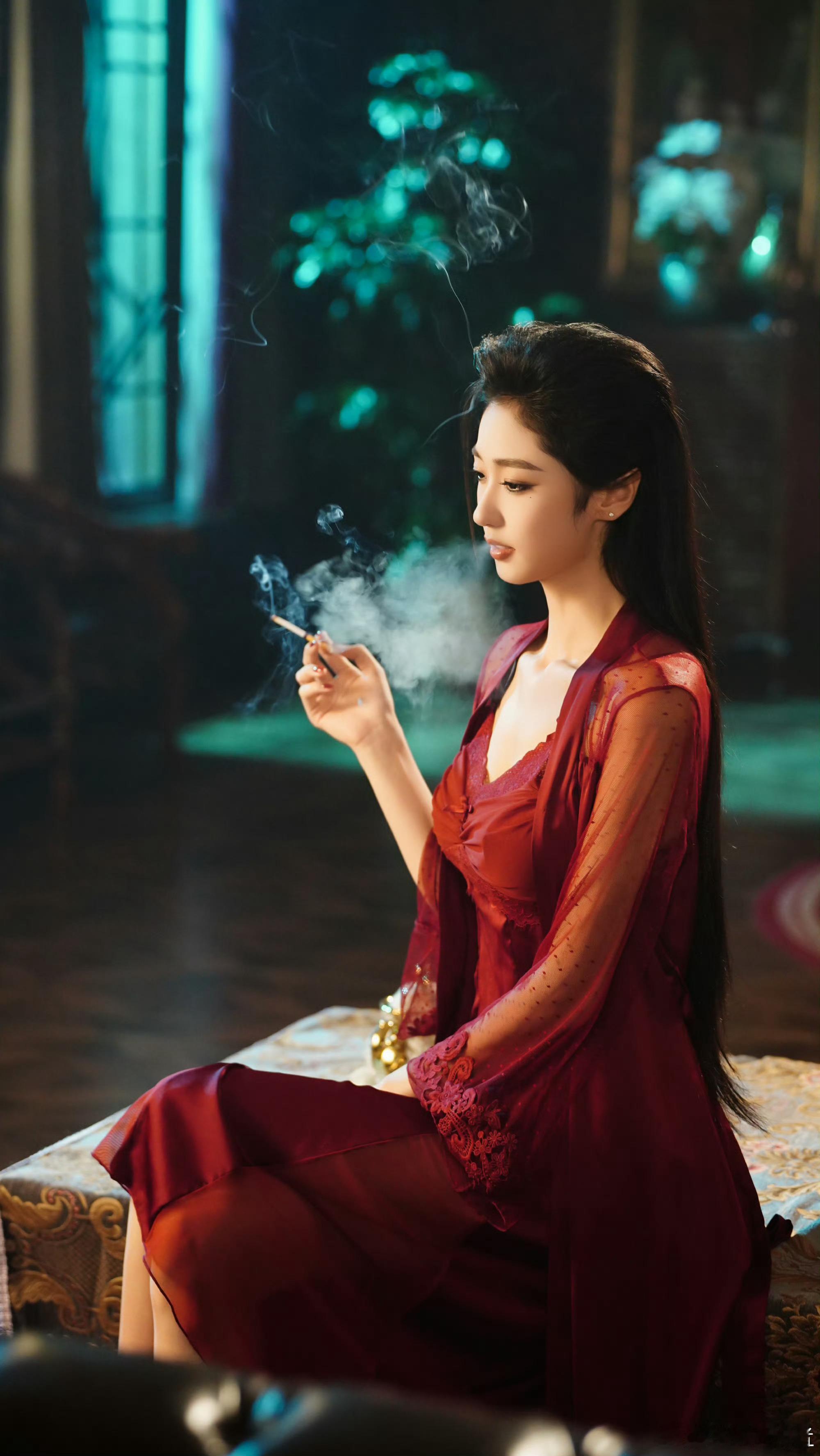 短剧圈把秋天第一个大场面官宣了 沉浸在短剧的独特宇宙当中，金秋奇遇日官宣大场面，