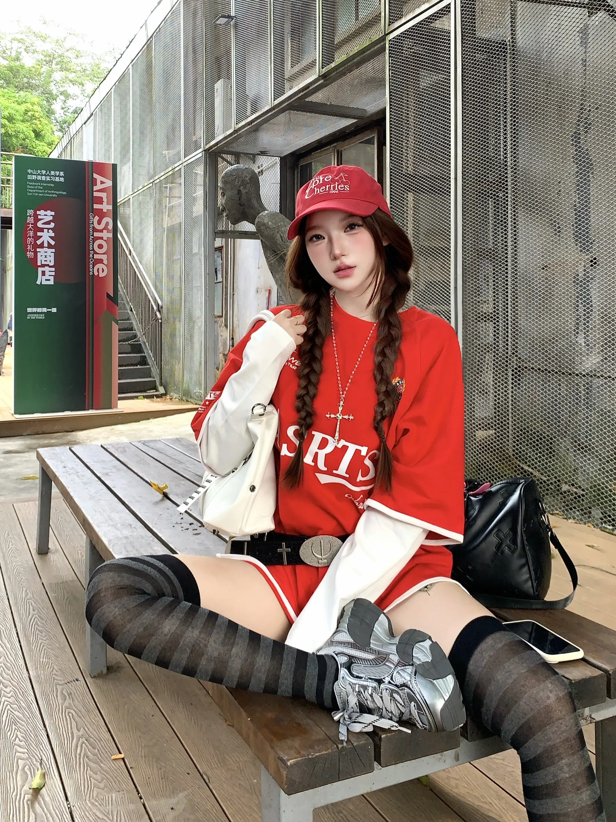 麦当劳女士。