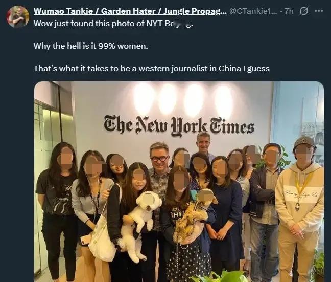 《纽约时报》驻北京工作人员合影！

照片可见，绝大多数编辑工作人员都是女的，少有