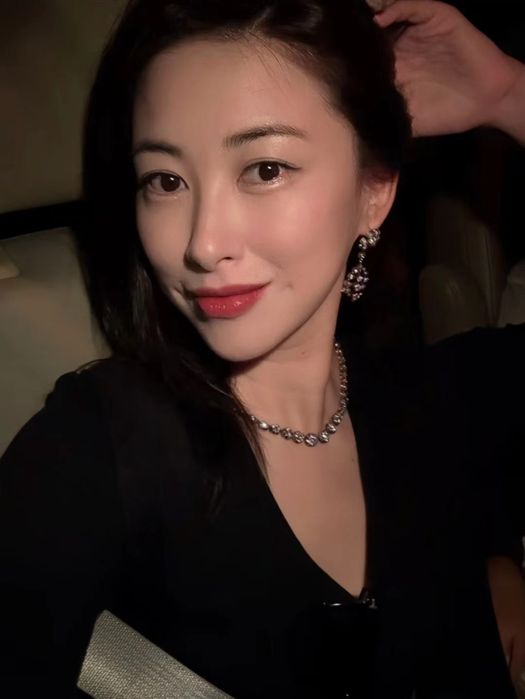 朱珠内娱收藏主理人朱珠真的审美太好了，一眼就在展会众多展品中看到典藏款，不仅如此