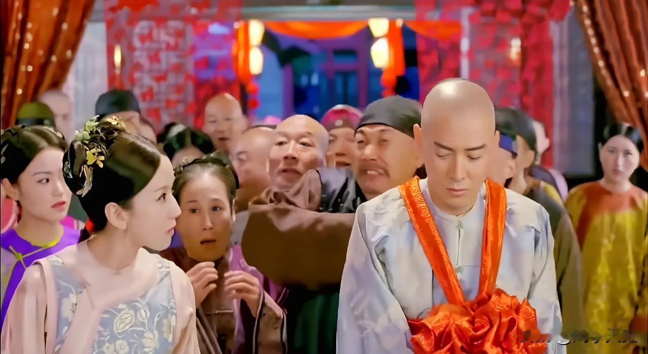建宁公主恨康熙吗？其实她恨自己不应该生在皇家。

建宁公主幼小的时候丧父，后来又