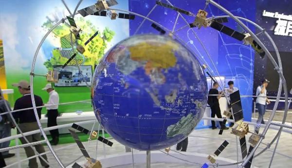 北斗vs GPS：前辈，该让位了！

伊朗最近放了个大招：要把交通、农业这些关键