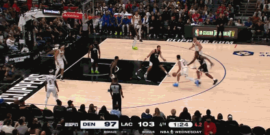 忽软忽硬的祖巴茨给快船的季后赛埋下了很大的隐患。