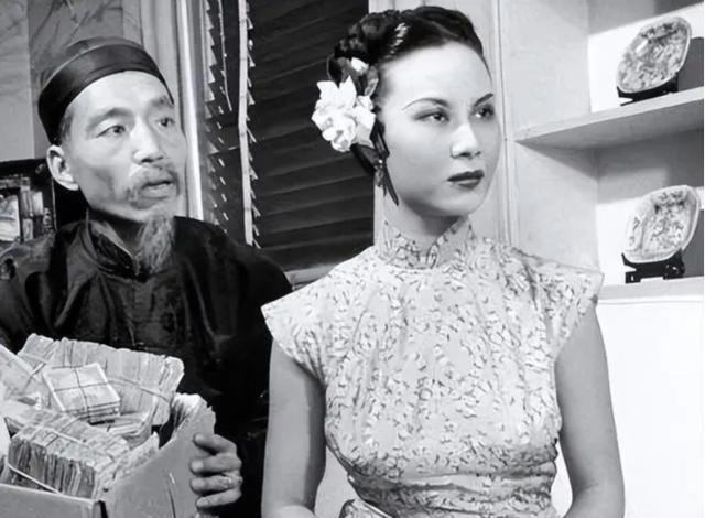 1936年，袁世凯的女儿大婚，进入洞房后，新郎兴致全无，怒骂新娘：“你个残花败柳