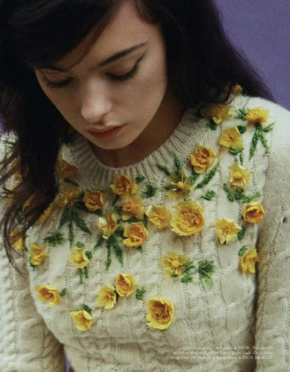 莫妮卡·贝鲁奇女儿Deva Cassel Dior服饰西班牙版芭莎十一月刊封面 