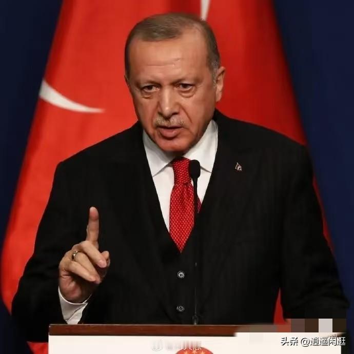 塔斯社报道，当地时间7日，土耳其国内媒体证实，一艘悬挂帕劳国旗，装载俄罗斯石油的