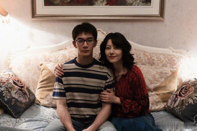 让夏之光演高圆圆儿子的人是天才高圆圆夏之光浓颜母子冲击力本来抱着观望心态追剧，没