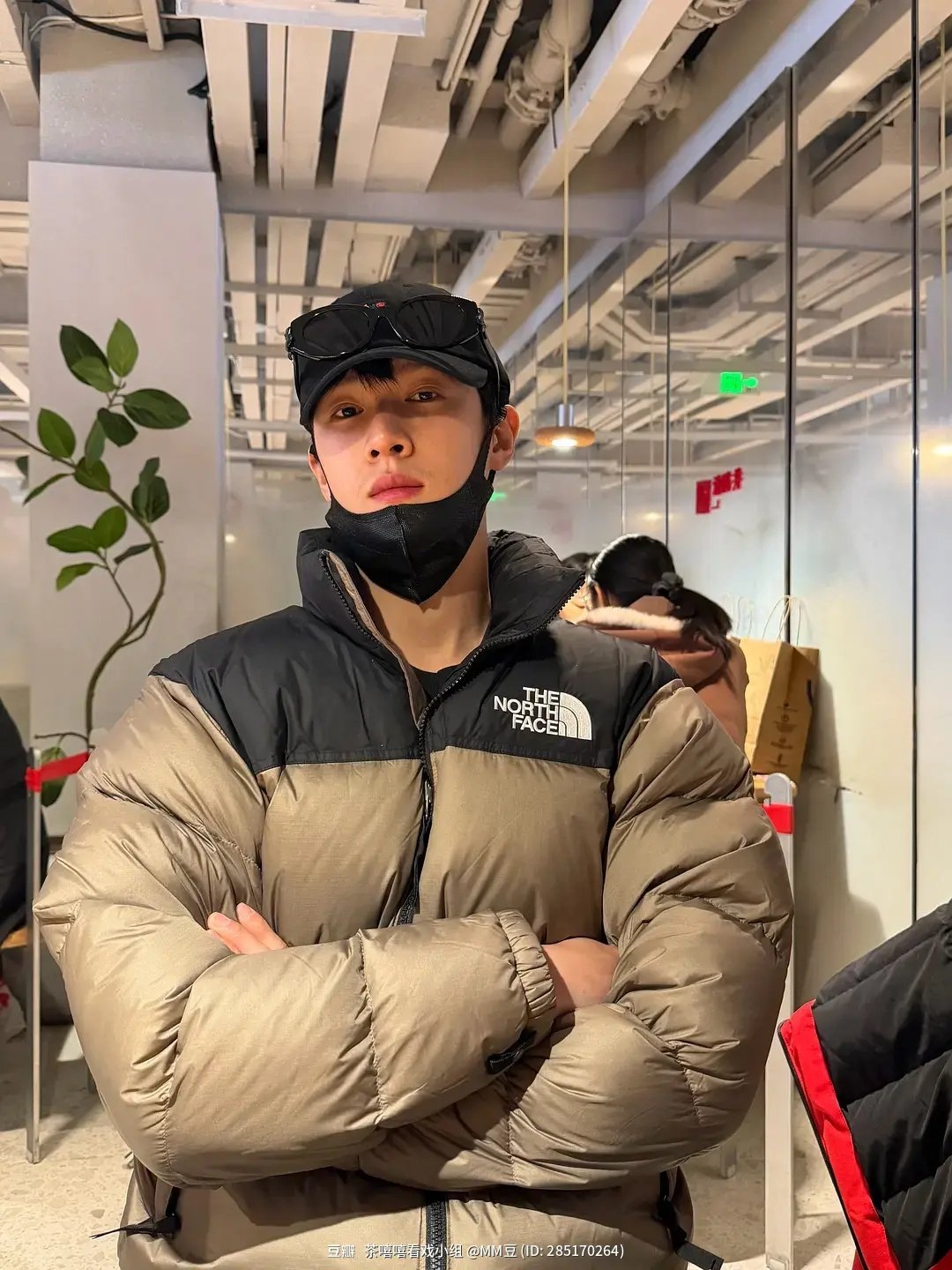 哈哈哈哈这也太会了吧！可盐可甜可帅可美，小张哥哥这是自带双形态buff啊～上一秒