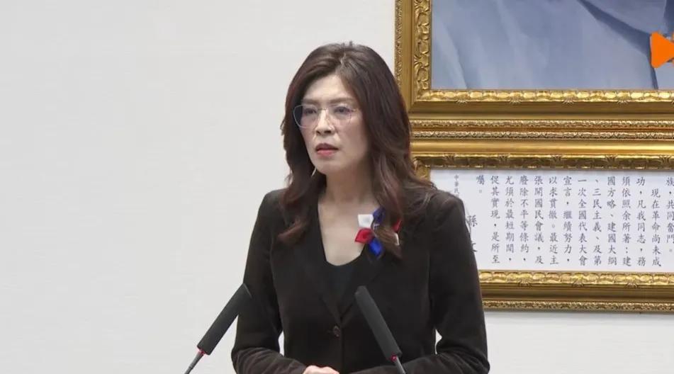 郑丽文前往台湾省屏东落实惠台政策，了解当地养殖渔业和农业发展，销往大陆。


屏