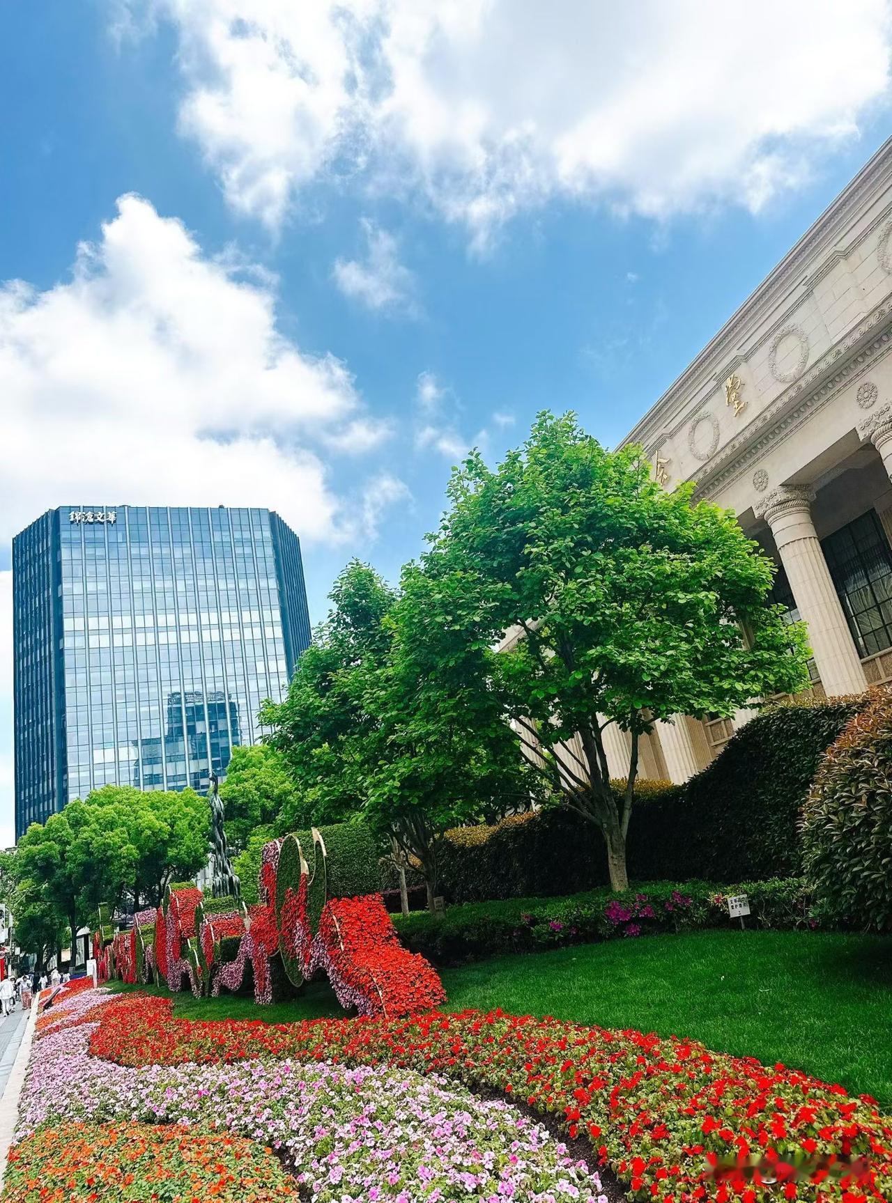 大家发现没有？真正的改变不是理论上的，现实是，如一个企业，或者一个人发展很久了，