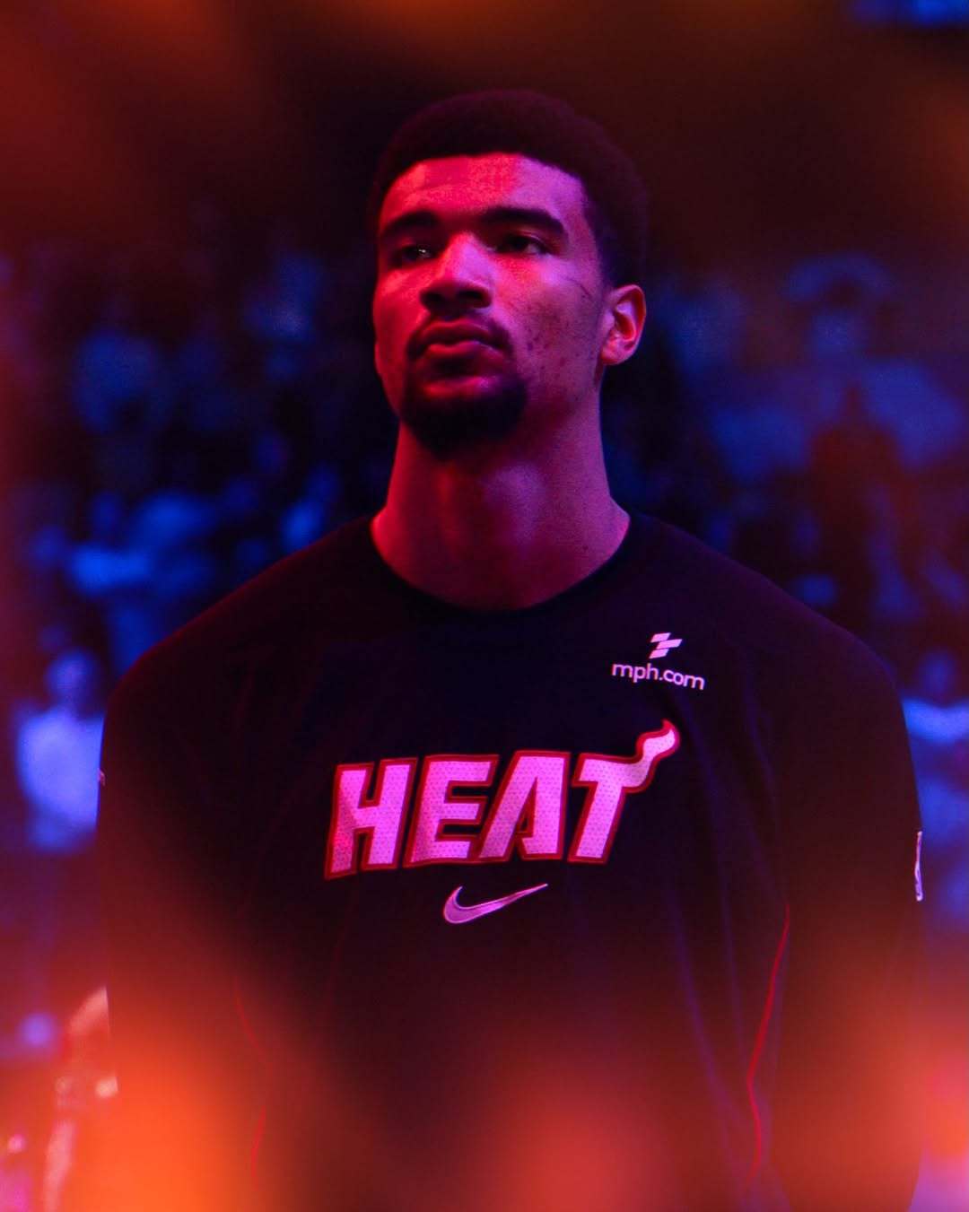 韦尔今天的正负值是 -18，而球队只输了一分。（对比来看，第二差的鲍威尔也才 -