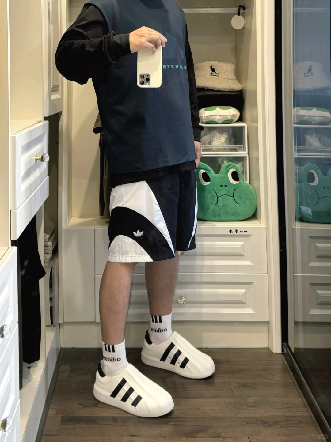 背心叠穿｜洞洞鞋穿搭