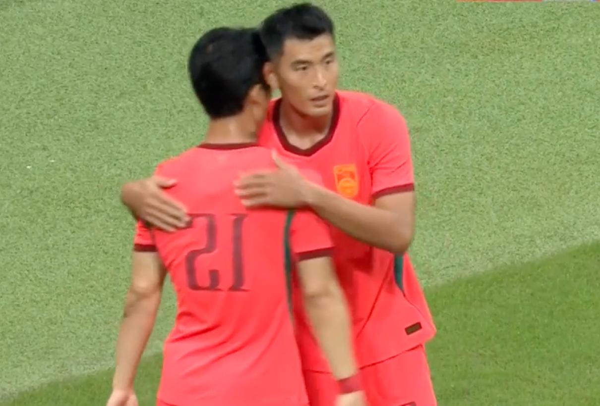 大练兵！中国男足3-0击败马尔代夫，上半场表现一般，球员之间配合不佳，下半场王子