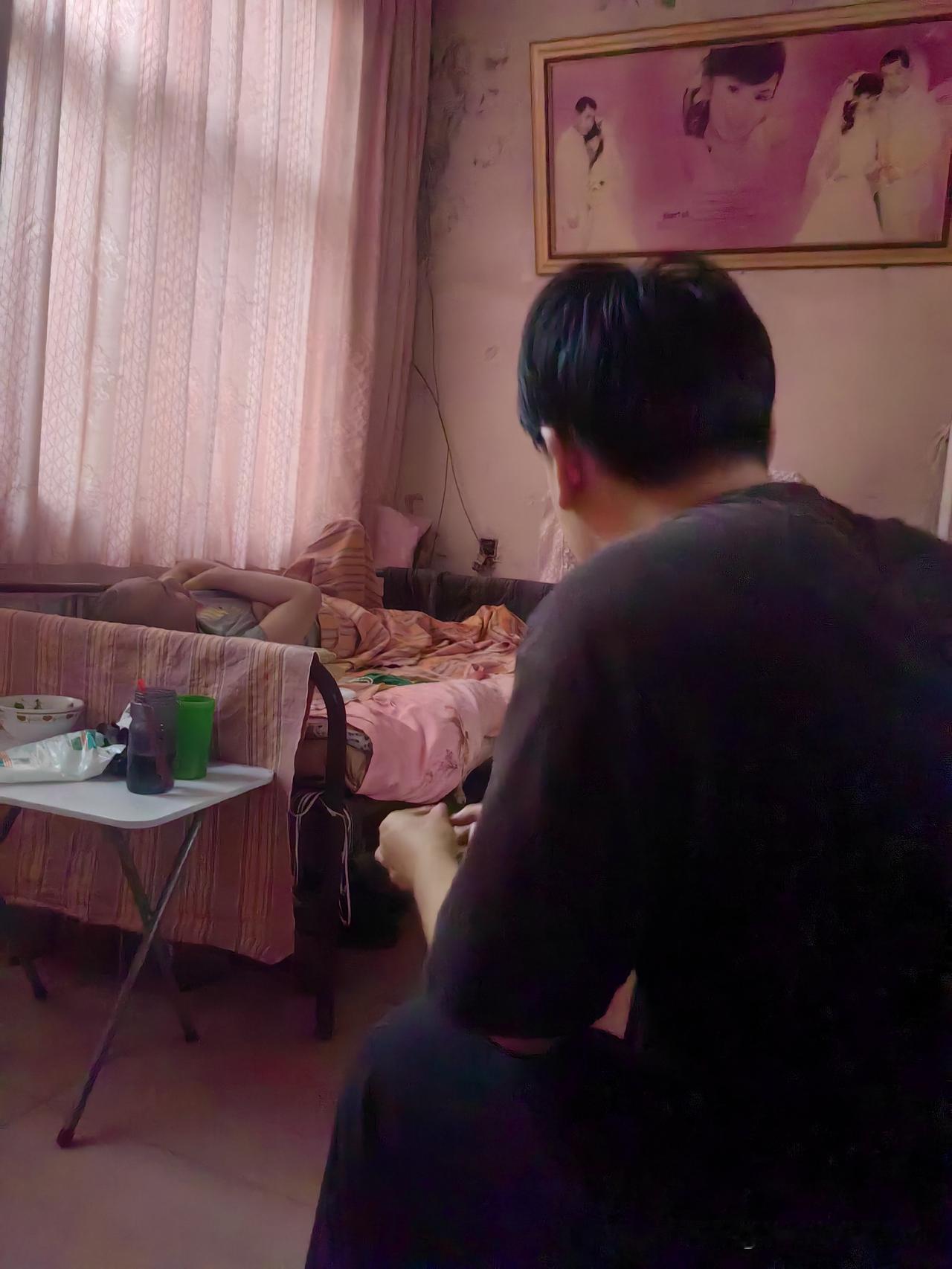 儿子的尿浑浊，有泡沫，昨天去检查做了个肾功能，化验了个尿分析，检查结果都没事，虽