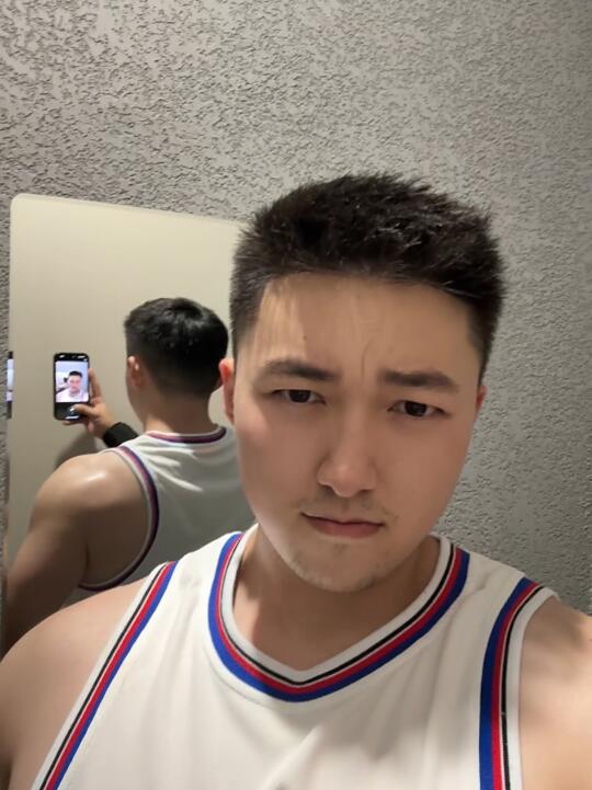 开始长胡子了✌🏻