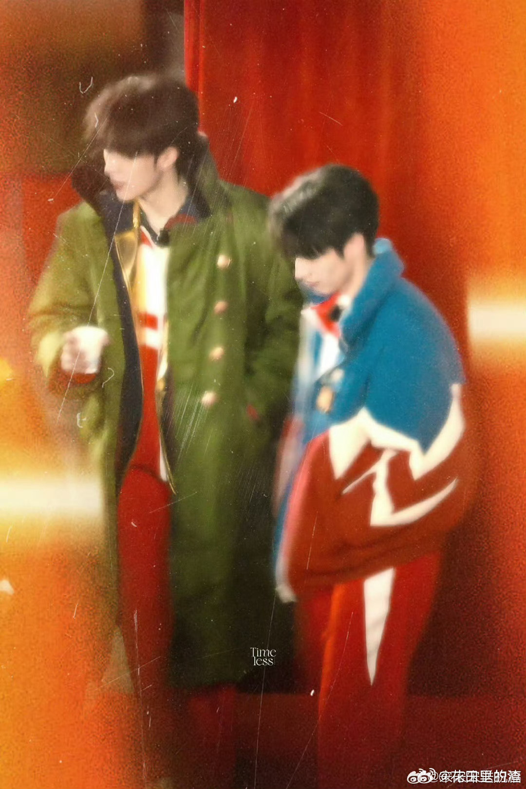 朱志鑫哄骗苏新皓做鱼疗按摩  第一次看到人这么哄骗做鱼疗的，朱志鑫苏新皓，真的有