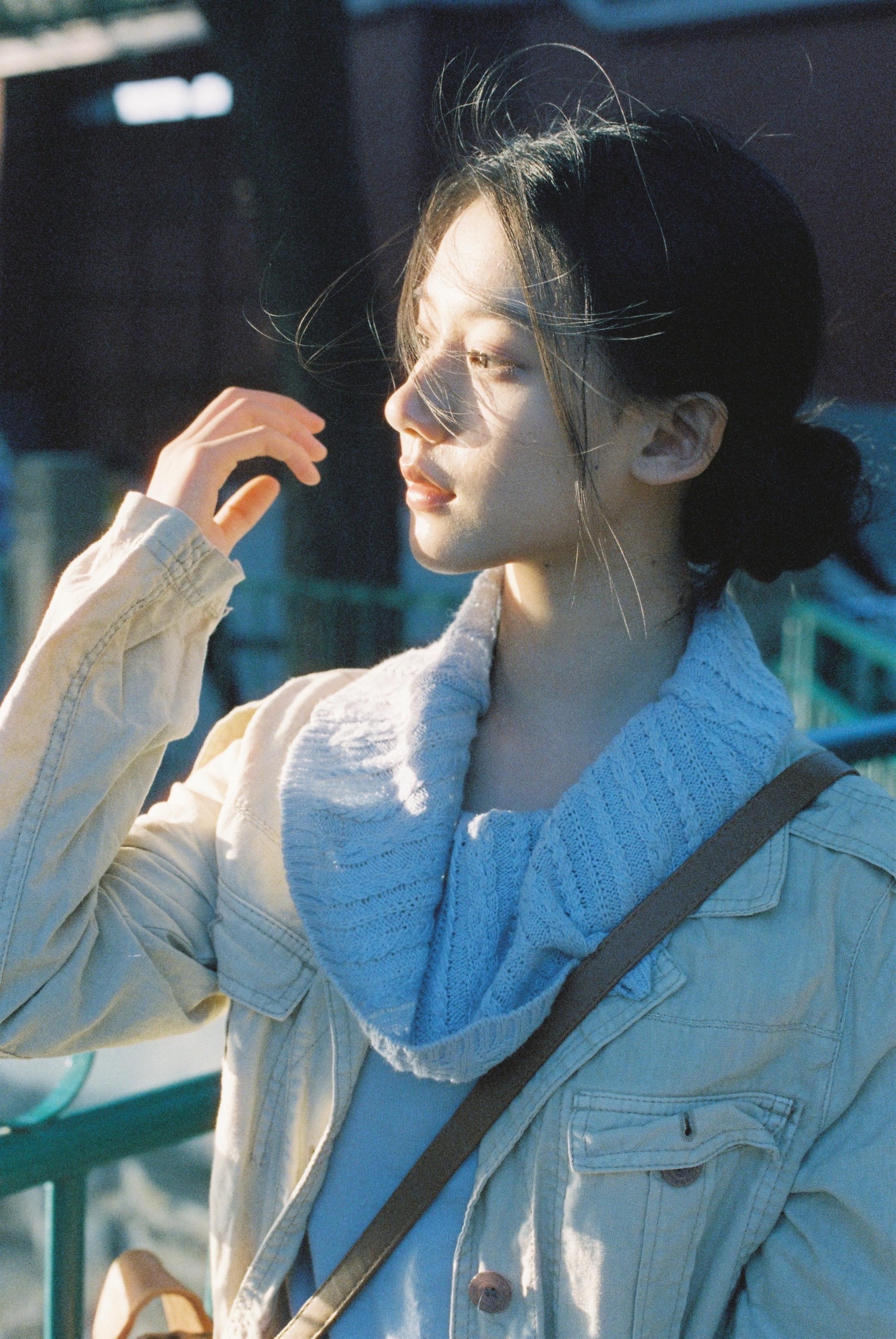 好像那是一个秋天 夕阳西下。