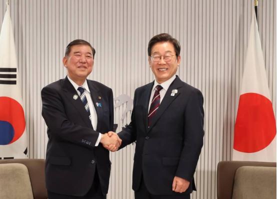 大选前还骂尹锡悦是日本傀儡，李在明当着石破茂的面，改口两国“密不可分”
 
日前