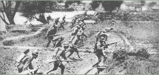 1949年，四野一个师孤军深入，被白崇禧4万精锐包围，师长以为要全军覆没，老兵却